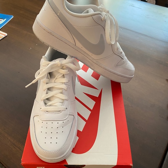 NEW Nike Court Borough Low Big Kid Sz 6.5Y - Picture 2 of 7